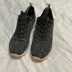 Skechers Size 10 black and gray